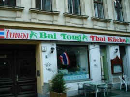 Thairestaurant Bai Tong outside