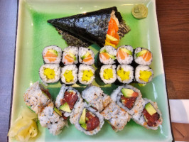 Kisaku Sushi inside