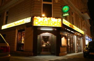 Balutschi outside