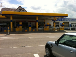 Jet Tankstelle outside