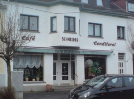 Café Schneider outside