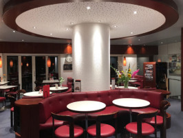 Café-Restaurant Rondelle inside
