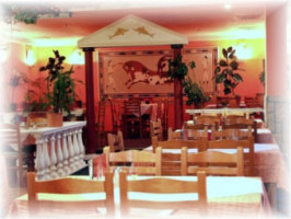 Taverna Knossos inside