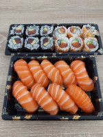 Oniwa Sushi food