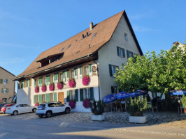 Gasthaus Roessli outside