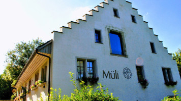 Closed: Müli outside