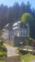 Gasthof Fels outside