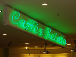 Heladeria Caffe E Gelato inside