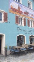 Café Florentina outside