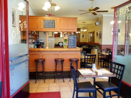 Cafe Restaurant des Voyageurs food