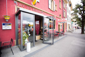 Café des Bouchers inside