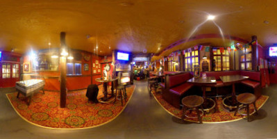 Mr. Pickwick Pub / Warteck-Pub inside