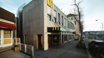 McDonald's Restaurant outside