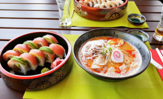 Sushi Tenzan food