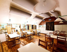 Restaurant des Caveaux inside