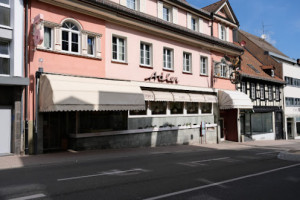 Cafe Adler, H. Leu F. Leu inside