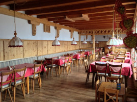 Gasthaus Café Graflhöhe Windbeutelbaron inside