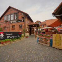 Franks Piraterie outside