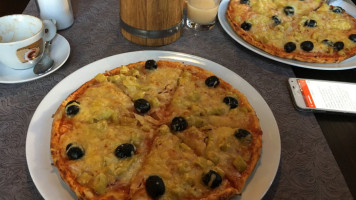 Pizzeria Ristorante Rotes SchloÃŸ food