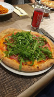 Pizzeria Pizza Pazza food