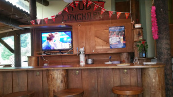 Albis Longhorn-pub inside