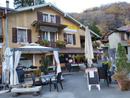 SNC Café des Alpes outside