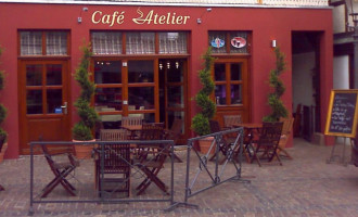 Cafe Atelier outside