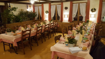 Landgasthaus Strauss inside