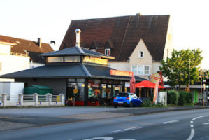 Hermsburger Restaurants outside