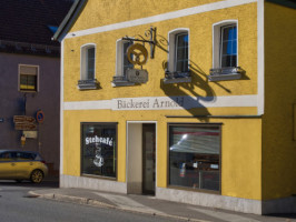 Bäckerei Arnold outside