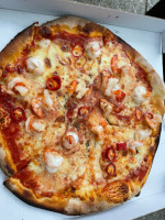 Holzofen Pizza Kurier Grappolo food