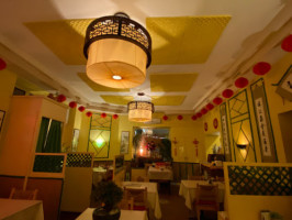 Restaurant Chinois Le Coral inside
