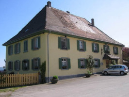 Gasthaus Nellenburger Talstation outside