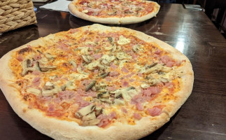 Pizzeria Al-vera food