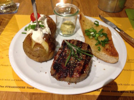 Steakhouse am Hirschgraben food