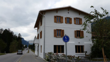 Landgasthof Zum Glenner outside