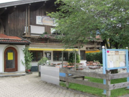 Cafe Guglhupf outside
