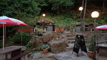 Grotto Gardelina outside