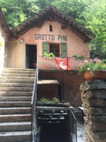 Grotto Pini outside