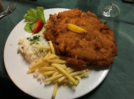 Posch 's Buschenschenke Zum Schnitzelheurigen food