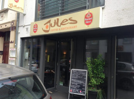 Jules Coffee & Restaurant inside