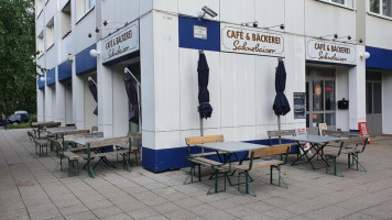 Café Bäckerei Sahnebaiser outside