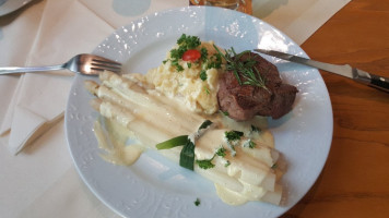 Bier-akademie food