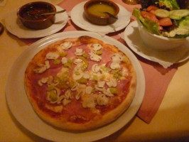 Pizzeria Ginelli food