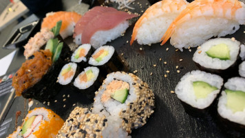 Sushi Palace Brig food