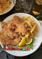 Lienzer Schnitzelwelt food