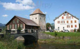 Landgasthof Grynau outside