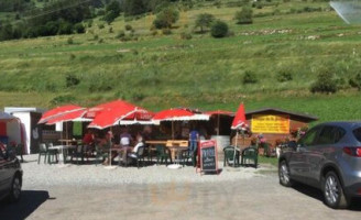 Kiosque Du Grand St-bernard food