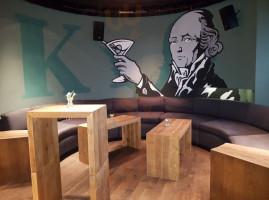 Konrad Kaffee- Cocktailbar inside
