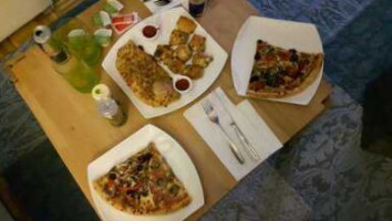 Domino's Pizza Dietikon Rapidplatz food